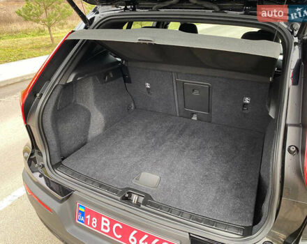 Черный Вольво XC40, объемом двигателя 1.48 л и пробегом 89 тыс. км за 35000 $, фото 49 на Automoto.ua