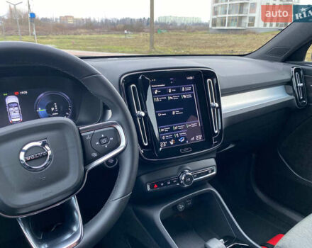 Черный Вольво XC40, объемом двигателя 1.48 л и пробегом 89 тыс. км за 35000 $, фото 23 на Automoto.ua