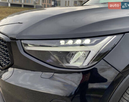 Черный Вольво XC40, объемом двигателя 1.48 л и пробегом 89 тыс. км за 35000 $, фото 2 на Automoto.ua