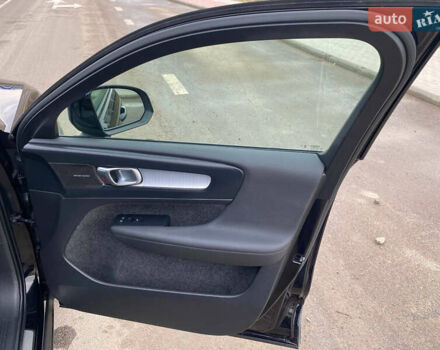 Черный Вольво XC40, объемом двигателя 1.48 л и пробегом 89 тыс. км за 35000 $, фото 37 на Automoto.ua