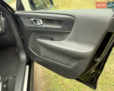 Черный Вольво XC40, объемом двигателя 0 л и пробегом 28 тыс. км за 27500 $, фото 32 на Automoto.ua