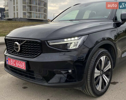 Черный Вольво XC40, объемом двигателя 1.48 л и пробегом 89 тыс. км за 35000 $, фото 1 на Automoto.ua