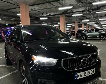 Черный Вольво XC40, объемом двигателя 1.97 л и пробегом 148 тыс. км за 23900 $, фото 1 на Automoto.ua