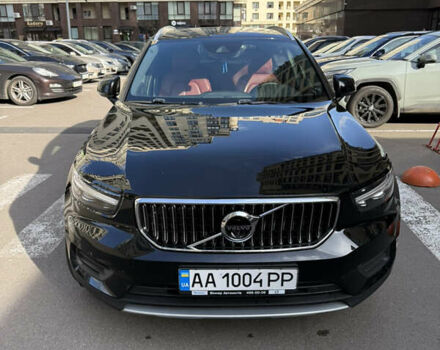 Чорний Вольво XC40, об'ємом двигуна 1.97 л та пробігом 82 тис. км за 35000 $, фото 1 на Automoto.ua