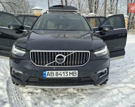 Чорний Вольво XC40, об'ємом двигуна 1.97 л та пробігом 49 тис. км за 25000 $, фото 1 на Automoto.ua