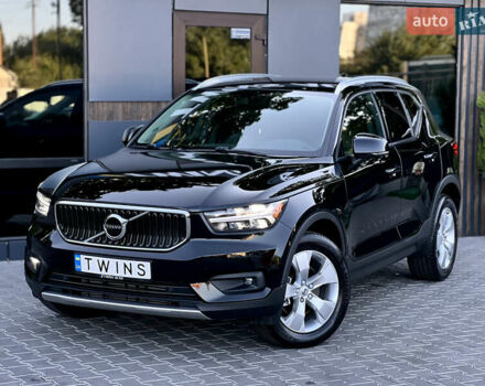 Черный Вольво XC40, объемом двигателя 2 л и пробегом 17 тыс. км за 21900 $, фото 1 на Automoto.ua