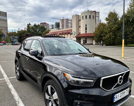 Черный Вольво XC40, объемом двигателя 1.97 л и пробегом 42 тыс. км за 27300 $, фото 1 на Automoto.ua