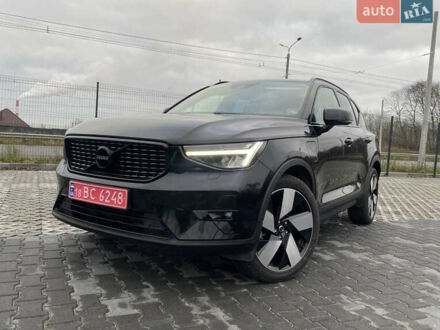 Черный Вольво XC40, объемом двигателя 1.48 л и пробегом 42 тыс. км за 35000 $, фото 1 на Automoto.ua