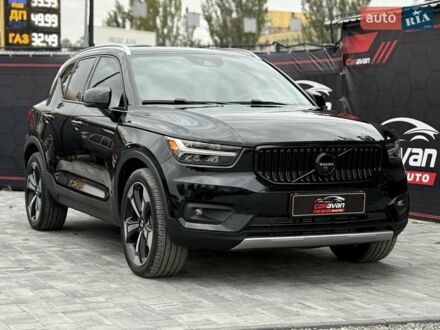 Черный Вольво XC40, объемом двигателя 1.97 л и пробегом 44 тыс. км за 25900 $, фото 1 на Automoto.ua