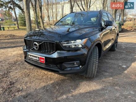 Черный Вольво XC40, объемом двигателя 2 л и пробегом 48 тыс. км за 32990 $, фото 1 на Automoto.ua