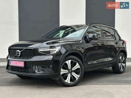 Черный Вольво XC40, объемом двигателя 1.48 л и пробегом 90 тыс. км за 32500 $, фото 1 на Automoto.ua