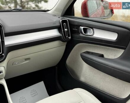 Красный Вольво XC40, объемом двигателя 2 л и пробегом 158 тыс. км за 20600 $, фото 18 на Automoto.ua