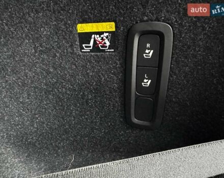 Красный Вольво XC40, объемом двигателя 2 л и пробегом 158 тыс. км за 20600 $, фото 26 на Automoto.ua