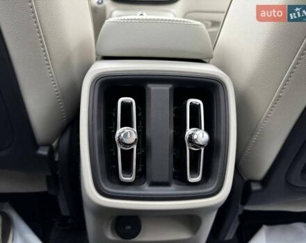 Красный Вольво XC40, объемом двигателя 2 л и пробегом 158 тыс. км за 20600 $, фото 23 на Automoto.ua