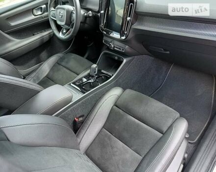 Вольво XC40 2020 в Славуте на Automoto.ua Красный Вольво XC40, объемом двигателя 1.97 л и пробегом 24 тыс. км за 38600 $, фото 16 на Automoto.ua