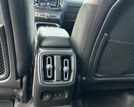 Красный Вольво XC40, объемом двигателя 1.97 л и пробегом 51 тыс. км за 42700 $, фото 16 на Automoto.ua