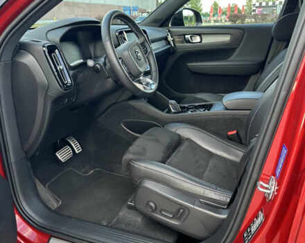 Красный Вольво XC40, объемом двигателя 1.97 л и пробегом 51 тыс. км за 42700 $, фото 13 на Automoto.ua