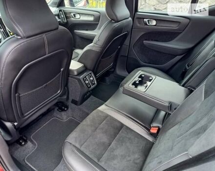 Вольво XC40 2020 в Славуте на Automoto.ua Красный Вольво XC40, объемом двигателя 1.97 л и пробегом 24 тыс. км за 38600 $, фото 22 на Automoto.ua