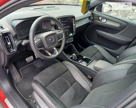Вольво XC40 2020 в Славуте на Automoto.ua Красный Вольво XC40, объемом двигателя 1.97 л и пробегом 24 тыс. км за 38600 $, фото 20 на Automoto.ua
