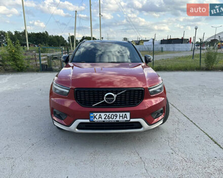 Красный Вольво XC40, объемом двигателя 1.97 л и пробегом 51 тыс. км за 42700 $, фото 2 на Automoto.ua