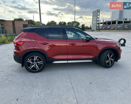 Красный Вольво XC40, объемом двигателя 1.97 л и пробегом 51 тыс. км за 42700 $, фото 5 на Automoto.ua