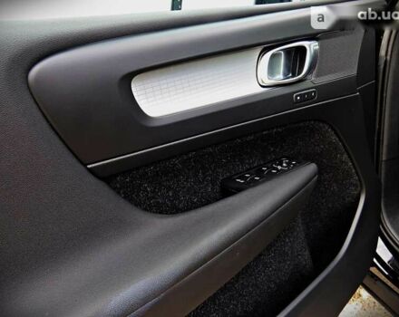 Вольво XC40 2019 в Черкассах на Automoto.ua Вольво XC40, объемом двигателя 2 л и пробегом 44 тыс. км за 30500 $, фото 8 на Automoto.ua