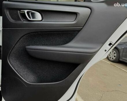 Вольво XC40, объемом двигателя 2 л и пробегом 73 тыс. км за 29900 $, фото 29 на Automoto.ua