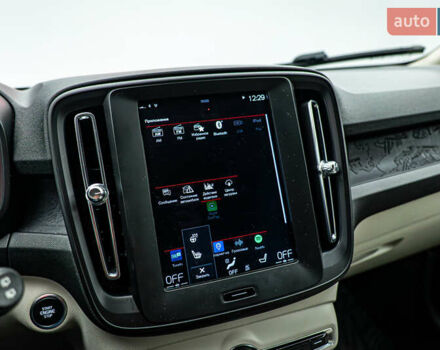Вольво XC40 2019 в Киеве на Automoto.ua Вольво XC40, объемом двигателя 2 л и пробегом 194 тыс. км за 25832 $, фото 15 на Automoto.ua