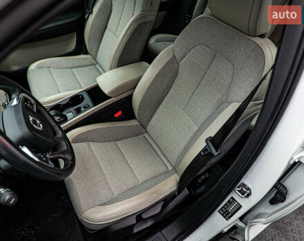 Вольво XC40 2019 в Киеве на Automoto.ua Вольво XC40, объемом двигателя 2 л и пробегом 194 тыс. км за 25832 $, фото 9 на Automoto.ua