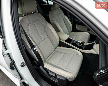 Вольво XC40 2019 в Киеве на Automoto.ua Вольво XC40, объемом двигателя 2 л и пробегом 194 тыс. км за 25832 $, фото 18 на Automoto.ua