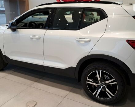 Вольво XC40, об'ємом двигуна 1.97 л та пробігом 0 тис. км за 51598 $, фото 2 на Automoto.ua