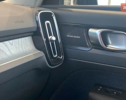 купить новое авто Вольво XC40 2024 года от официального дилера ТзОВ «Імпері Моторз» Вольво фото