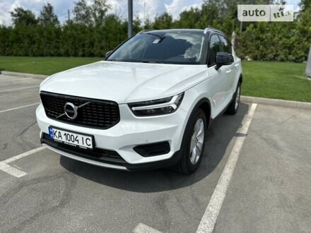 Вольво XC40 2020 в Киеве на Automoto.ua Вольво XC40, объемом двигателя 1.48 л и пробегом 39 тыс. км за 33200 $, фото 1 на Automoto.ua