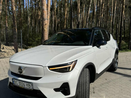 Вольво XC40 2023 в Львове на Automoto.ua Вольво XC40, объемом двигателя 0 л и пробегом 8 тыс. км за 28999 $, фото 1 на Automoto.ua