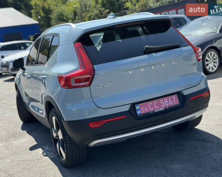 Сірий Вольво XC40, об'ємом двигуна 2 л та пробігом 107 тис. км за 21900 $, фото 7 на Automoto.ua