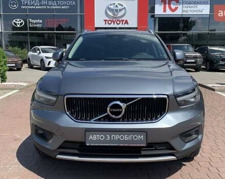 Сірий Вольво XC40, об'ємом двигуна 1.97 л та пробігом 151 тис. км за 28900 $, фото 4 на Automoto.ua
