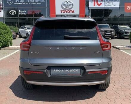 Сірий Вольво XC40, об'ємом двигуна 1.97 л та пробігом 151 тис. км за 28900 $, фото 3 на Automoto.ua