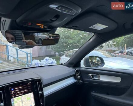 Серый Вольво XC40, объемом двигателя 1.97 л и пробегом 66 тыс. км за 32000 $, фото 4 на Automoto.ua