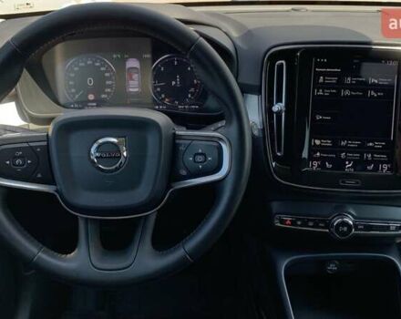 Сірий Вольво XC40, об'ємом двигуна 1.97 л та пробігом 151 тис. км за 28900 $, фото 8 на Automoto.ua