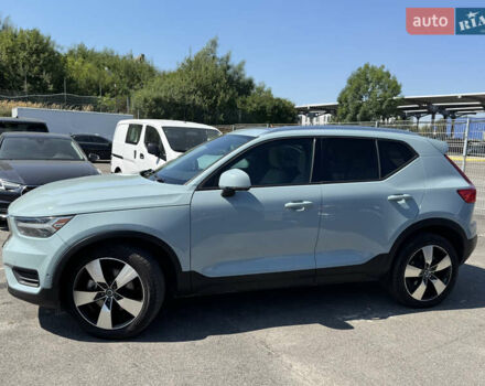 Сірий Вольво XC40, об'ємом двигуна 2 л та пробігом 107 тис. км за 21900 $, фото 10 на Automoto.ua