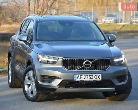 Сірий Вольво XC40, об'ємом двигуна 1.97 л та пробігом 101 тис. км за 24100 $, фото 1 на Automoto.ua
