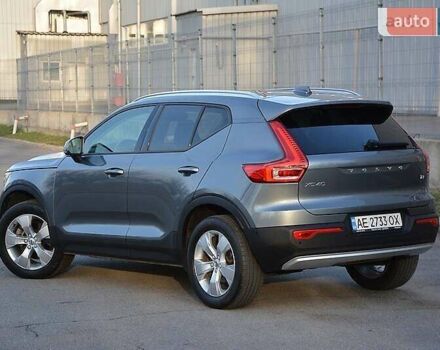 Сірий Вольво XC40, об'ємом двигуна 1.97 л та пробігом 101 тис. км за 24100 $, фото 13 на Automoto.ua
