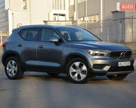 Сірий Вольво XC40, об'ємом двигуна 1.97 л та пробігом 101 тис. км за 24100 $, фото 4 на Automoto.ua