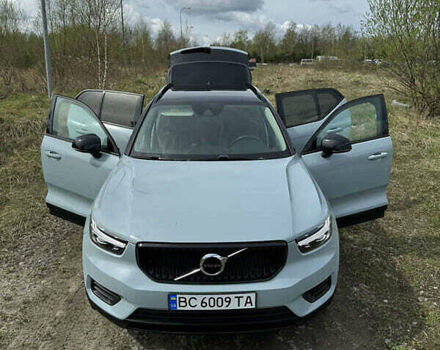 Сірий Вольво XC40, об'ємом двигуна 1.97 л та пробігом 38 тис. км за 23000 $, фото 51 на Automoto.ua