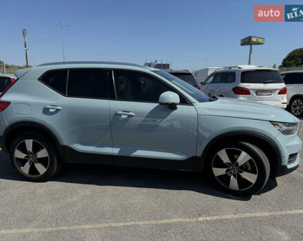 Сірий Вольво XC40, об'ємом двигуна 2 л та пробігом 107 тис. км за 21900 $, фото 5 на Automoto.ua