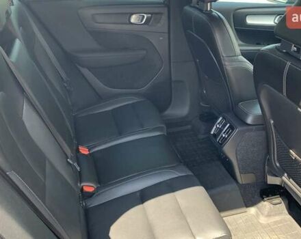 Сірий Вольво XC40, об'ємом двигуна 1.97 л та пробігом 151 тис. км за 28900 $, фото 6 на Automoto.ua