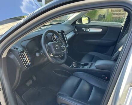 Сірий Вольво XC40, об'ємом двигуна 1.97 л та пробігом 88 тис. км за 30000 $, фото 8 на Automoto.ua