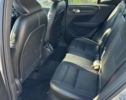 Серый Вольво XC40, объемом двигателя 2 л и пробегом 89 тыс. км за 27500 $, фото 5 на Automoto.ua