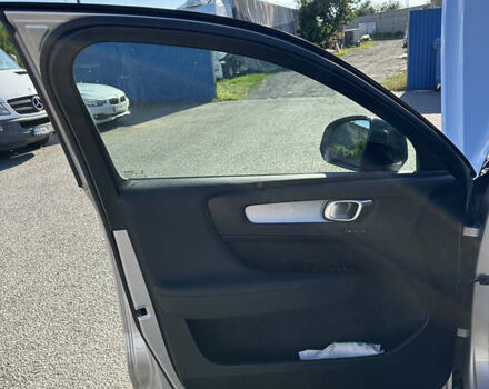 Серый Вольво XC40, объемом двигателя 2 л и пробегом 89 тыс. км за 27500 $, фото 8 на Automoto.ua