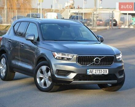 Сірий Вольво XC40, об'ємом двигуна 1.97 л та пробігом 101 тис. км за 24100 $, фото 2 на Automoto.ua